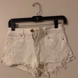 Bullhead high rise white denim shorts